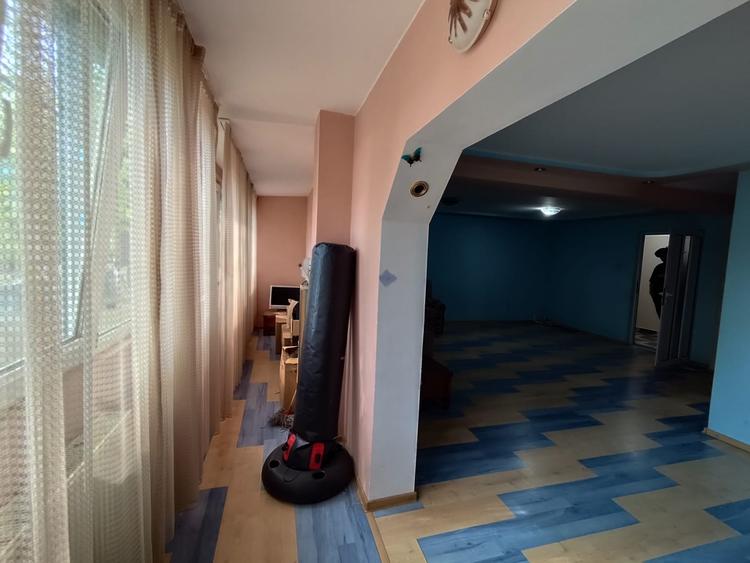 De vanzare apartament 3 camere transformat in 2-Pacii-Militari - 5