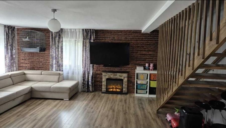 Casă cu 4 camere în Central