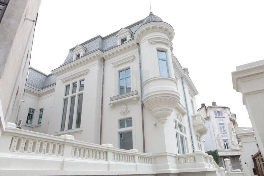 Vila istorica de vanzare in zona *Unirii* | 21 camere | curte, garaj - 1