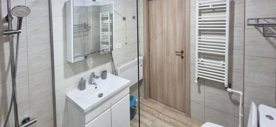 Apartament cu 2 camere in Mamaia Nord cu terasa spatioasa la 200 m de plaja - 5