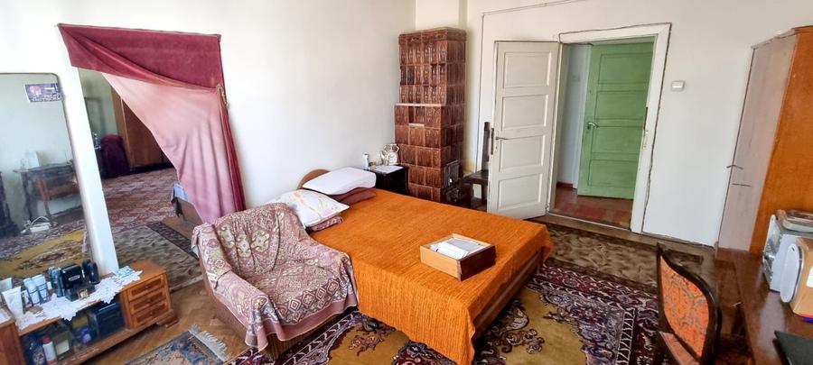 Vilă interbelica cu suflet, curte mare și vedere spre dealuri - 10