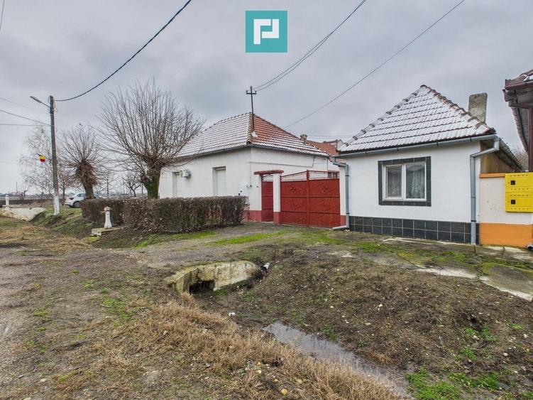 Casă cu 2 corpuri  și 5 camere în Livada - 18