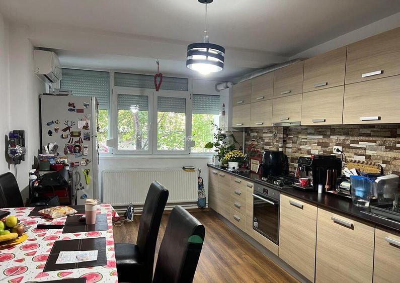 Apartament 3 camere de vanzare Tiglina 2, parter, la... Apartament 3 camere de vanzare Tiglina 2, parter, la...