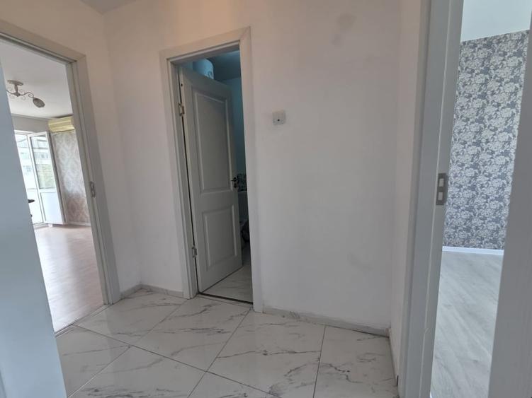 Apartament cu 3 camere semidecomandat în Ștefan cel Mare