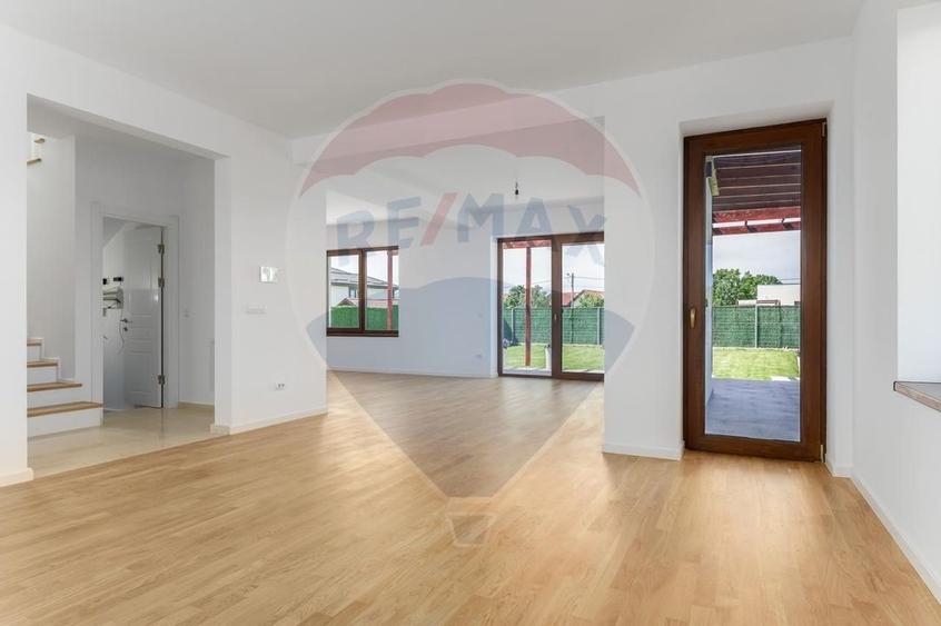 Vila frumoasa cu 5 camere, 700 mp currte si pompa de caldura - Saftica - 6