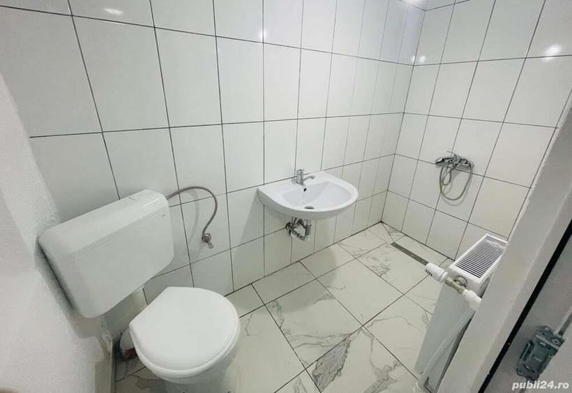 De inchiriat camera la curte - 1