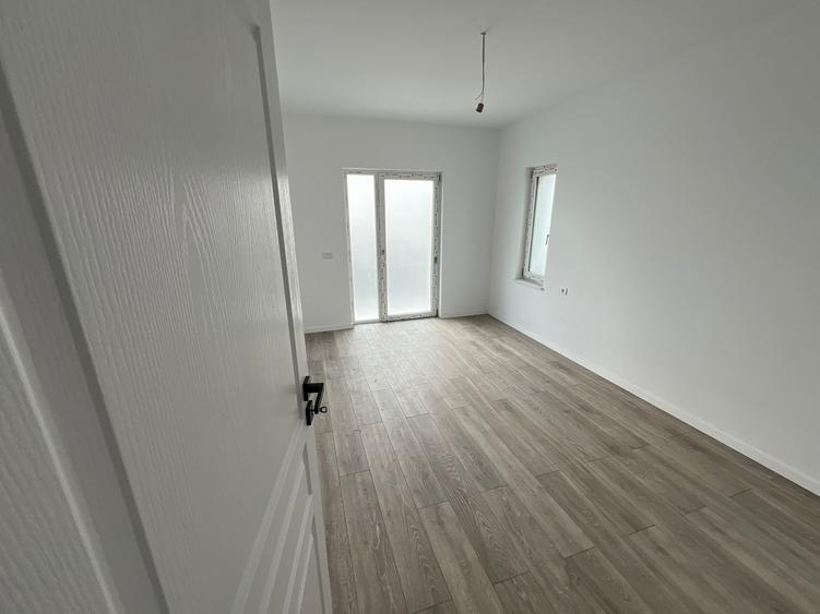 Vilă superbă - finisaje de lux, teren generos, stație autobuz - 8