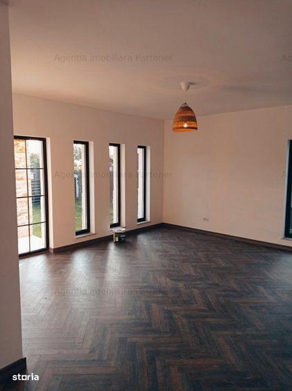 casa / vila Stefanesti , La Cheie'' , finisaje + pozitie DEOSEBITA ! - 8