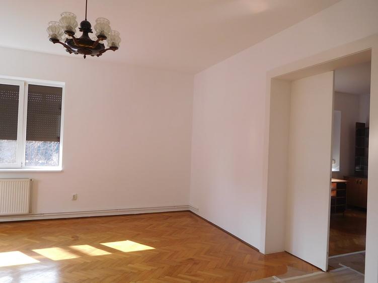 apartament in casa, zona centrala - 2