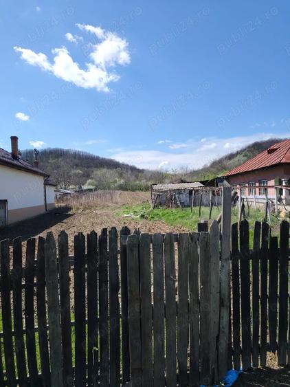 Casa batraneasca de vanzare - 2