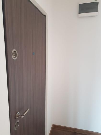Apartament doua camere, decomandat, etaj 4, cu sarpanta, renovat modern, stradal - 28