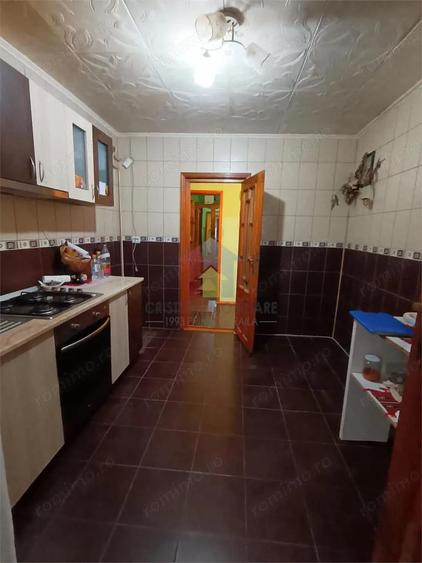 3 camere parter, STRADAL, confort 1, Obor - 10