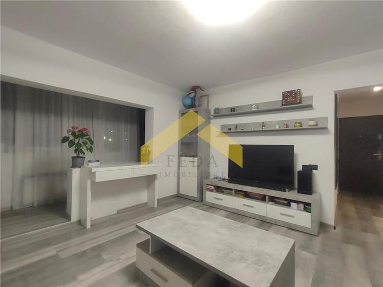 Apartament 3 camere de vanzare cartier Micalaca, zona Orizont - 1