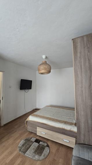 Inchiriez garsoniera - 4