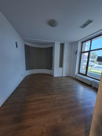 Spatiu centra Mircea cel Batran - 2