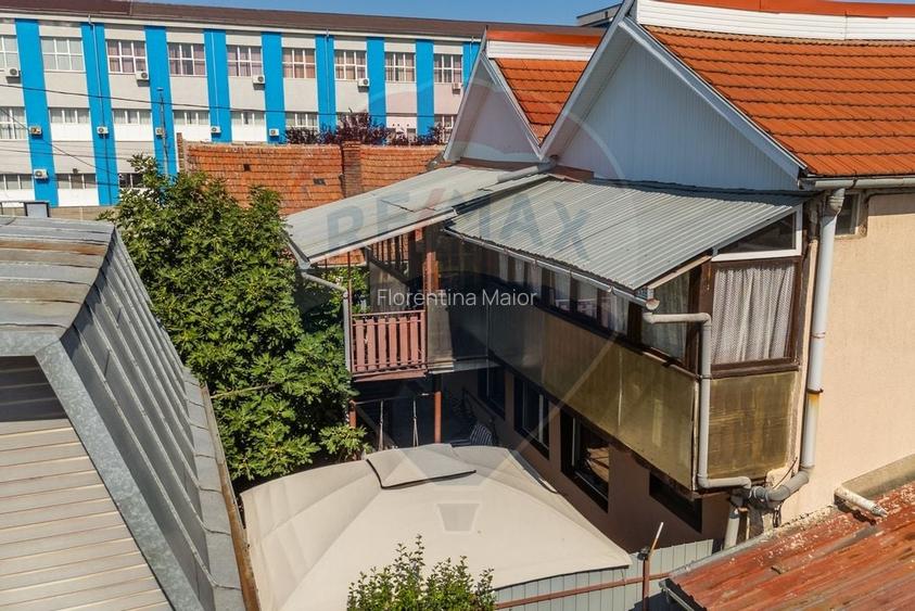 Imobil cu spatiu comercial stradal de vanzare in Arad