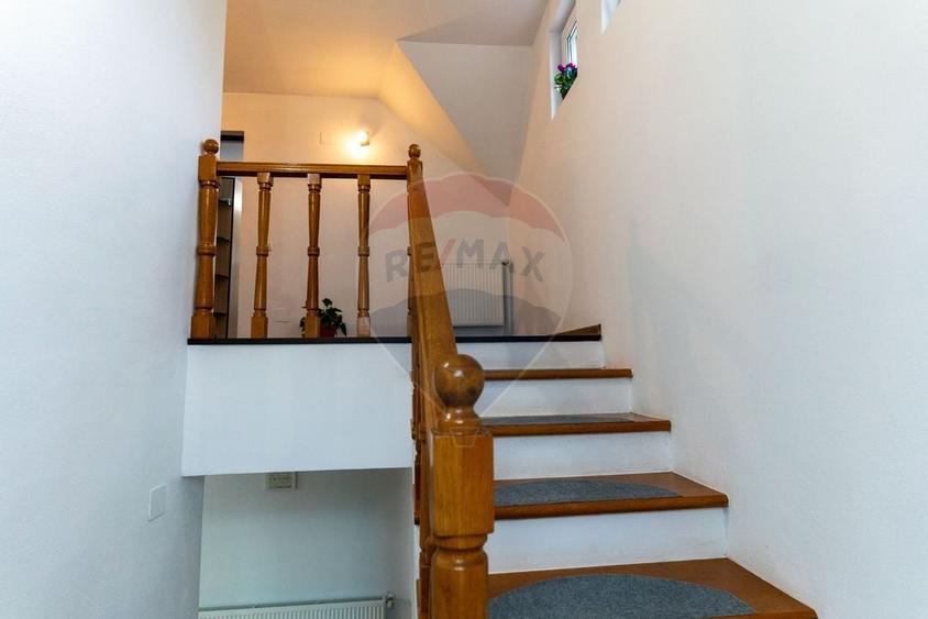 Casa / Vila deosebita de vanzare, Hateg jud. Hunedoara - 12