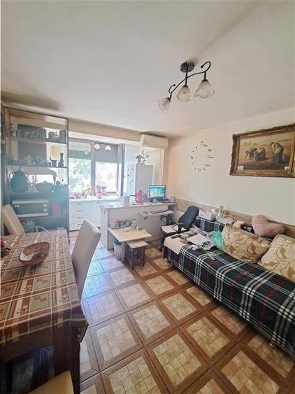 Mobilat și utilat la et 1 ?n bloc de cărămidă, cu garaj incl - 2