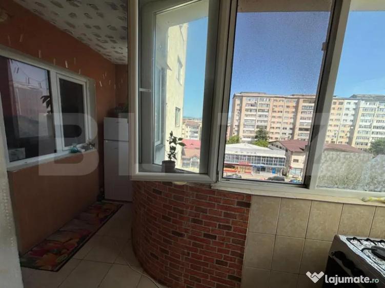 Apartament de vanzare, cu 3 camere, zona Micro 5 - 4