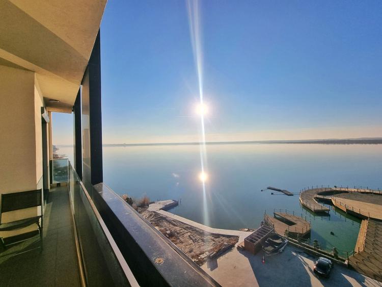 Priveliste de vis in rezidenta speciala pe lac - 1