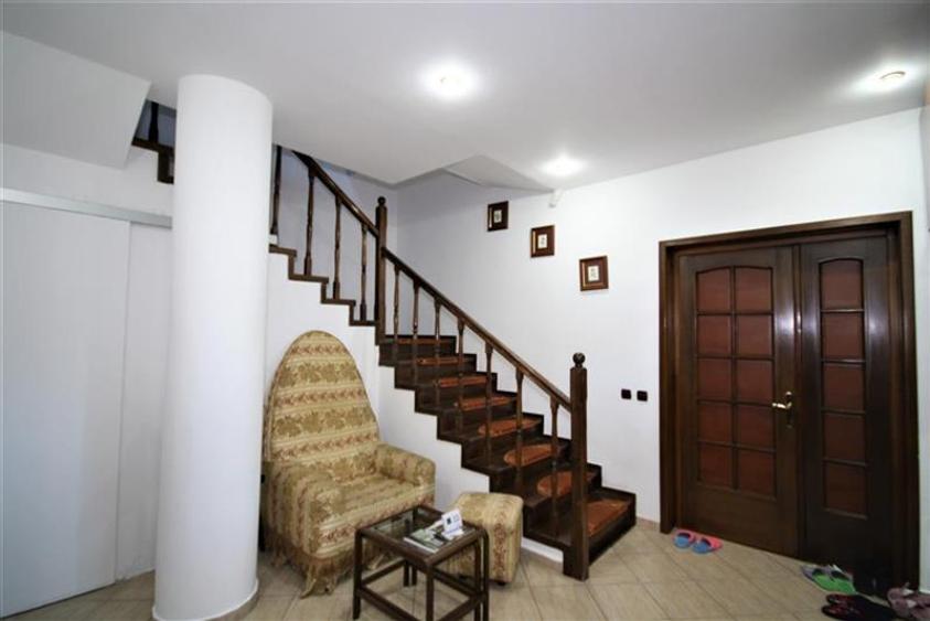 Corp vila, ideal locuinta, cu piscina si curte proprie in centru, Bucuresti - 20