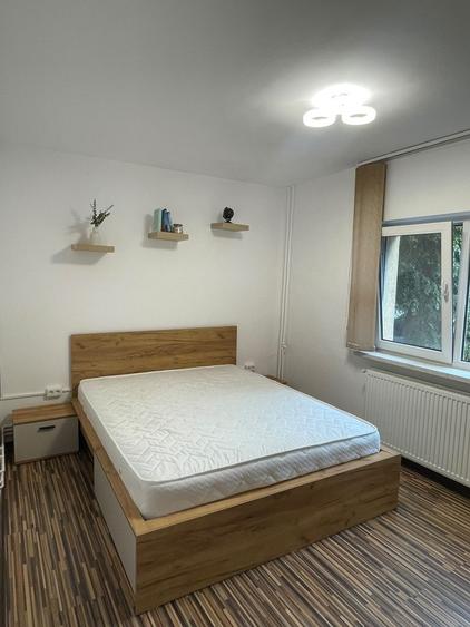 Apartament cu 2 camere semidecomandat în Aradului