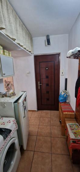 Malu Rosu se vinde la parter apartament semidecomandat,2camere,pret 42000 euro. - 1