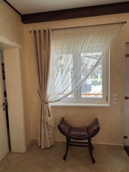 Proprietate super cu  încălzire în pardoseală  cu două case pe curte mare cu 270 - 10