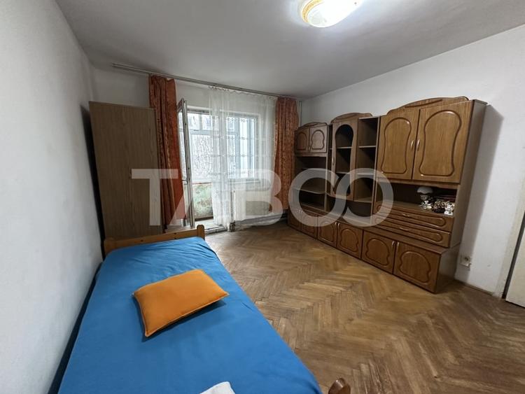 Apartament semidecomandat 2 camere balcon etaj 2 zona Negoiului - 1