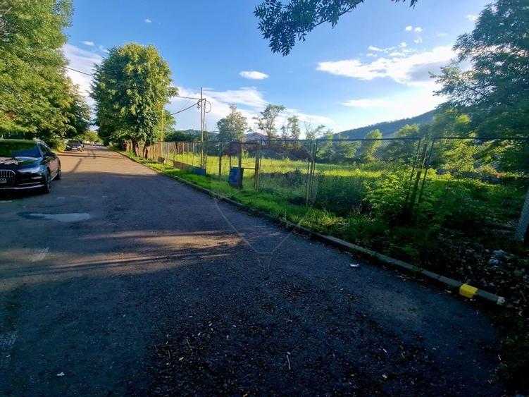 Teren 1,749mp Piatra-Neamt / Strada Zambilelor - 12