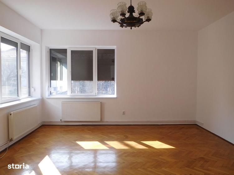 apartament in casa, zona centrala - 2