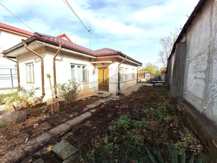 Casa / Vila cu 3 camere de vanzare in zona Central - 1