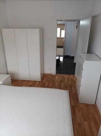 Apartament spatios, de 3 camere, decomandat, in zona Sebastian - 2
