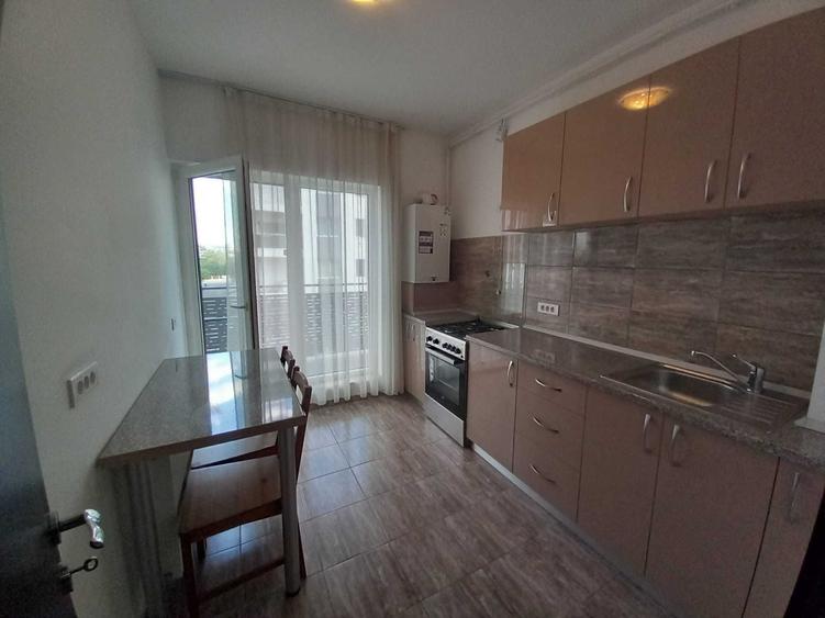 Apartament cu 2 camere decomandat în Apărătorii Patriei