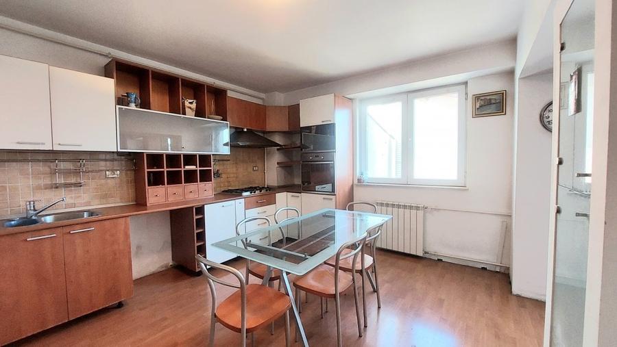 Ap. 3 camere, 90 mp, GARAJ propriu, Cernauti - bl. ANL, COMISION 0% - 6