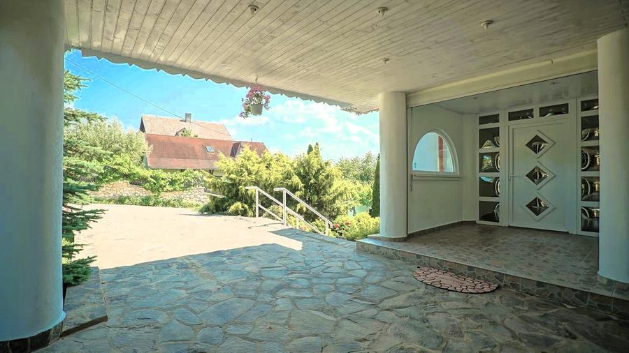 Proprietate unică pe malul lacului Moacșa – liniște, rafinament, eleganta - 7