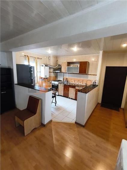 Apartament 3 camere cf1 decomandat zona Brosteni Apartament 3 camere cf1 decomandat zona Brosteni