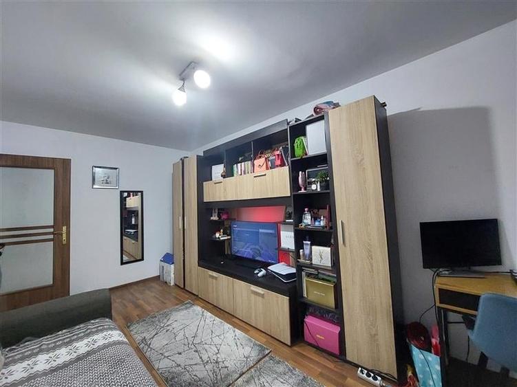 Garsoniera amenajata in Micalaca - 2