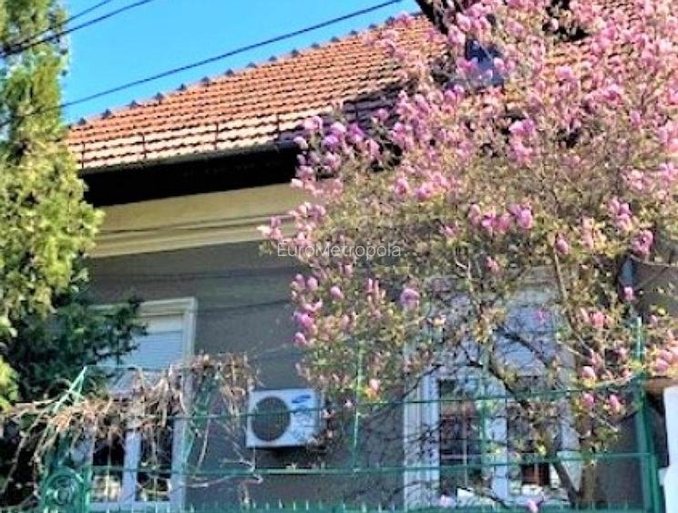 Vila Piata Floreasca