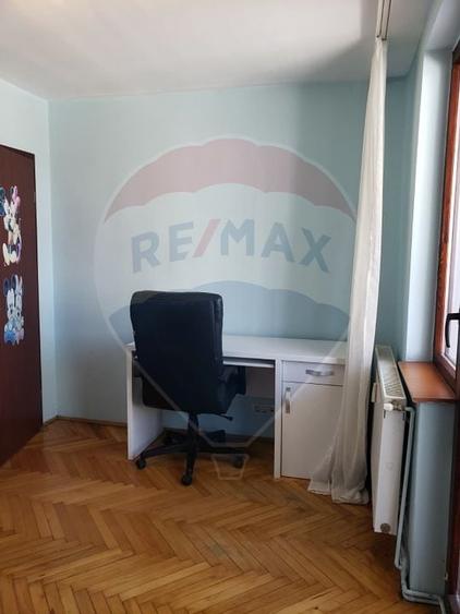 Apartament cu 3 camere in zona Polivalenta - 7