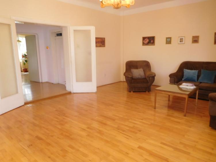 apartament cu 5 camere, curte si gradina - 3