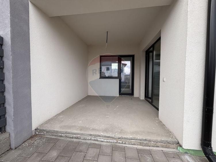 Casă / Vilă cu 4 camere de vânzare - 10