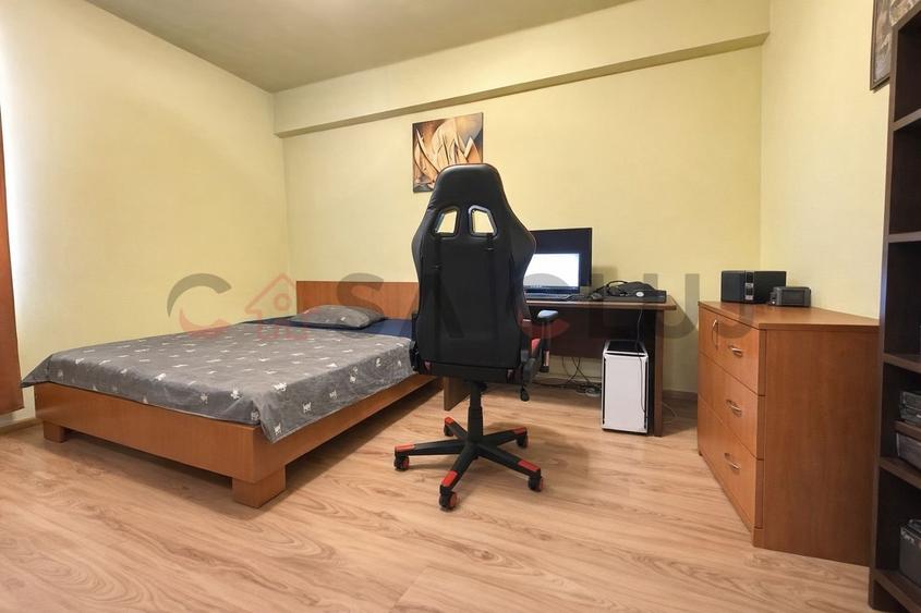 2 camere, Horea, Facultatea de Litere - 1