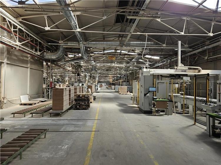 Spatiu Industrial -  2500 mp - Productie - Depozitare - Distributie - 15