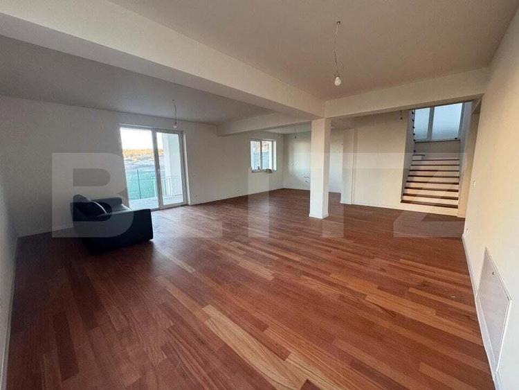Casa 4 camere, 257mp, zona Zavoi. - 2