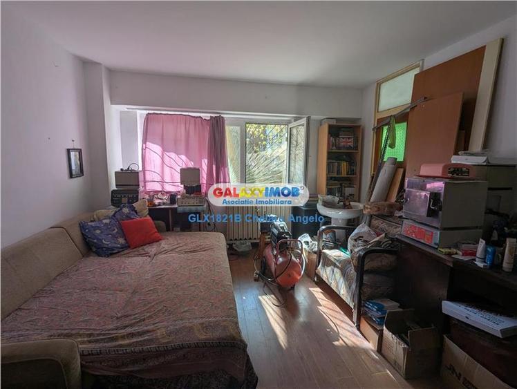 Bdul Lacul Tei, garsoniera 40 mp, decomandat, parter, an 1985 - 1