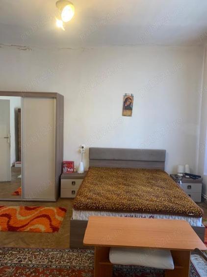 Vand casa , situata central , str.T.Grozavescu nr.25 - 6