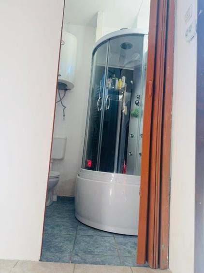 Apartament la curte comuna cu doua intrari - 5