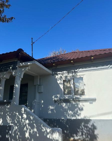 Casa + curte mare, renovari recente, la 20km de Craiova - 1