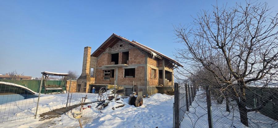 Casa la rosu de vanzare in Turda - 3
